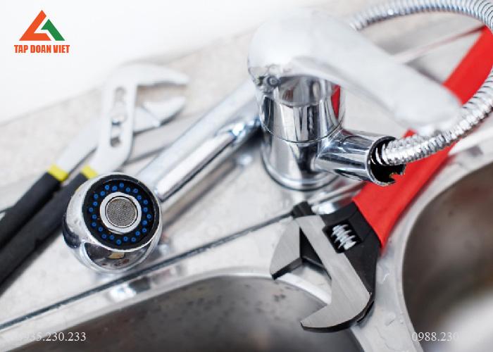 Lắp đặt điện nước tại Bắc Từ Liêm giá rẻ, thợ nhanh - Tập Đoàn Việt sua-dien-nuoc-07