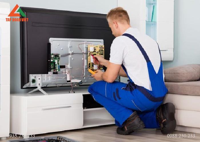 Sửa chữa ti vi tại Đống Đa giá rẻ, thợ nhanh - Tập Đoàn Việt sua-ti-vi-03