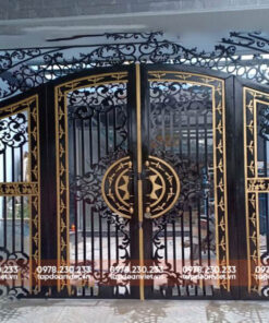 Cửa cổng 4 cánh bằng sắt đẹp, đẳng cấp - Tập Đoàn Việt Cua cong 4 canh bang sat 7