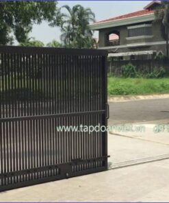 Cổng lùa sắt hộp cuốn hút, độc đáo - Tập Đoàn Việt cong lua sat hop 1 1