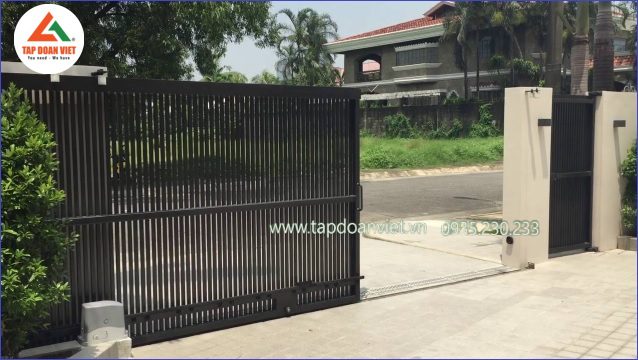 Cổng lùa sắt hộp cuốn hút, độc đáo - Tập Đoàn Việt Cổng lùa sắt hộp cuốn hút, độc đáo - Ảnh 2
