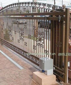 Cổng lùa sắt hộp cuốn hút, độc đáo - Tập Đoàn Việt cong lua sat hop 5