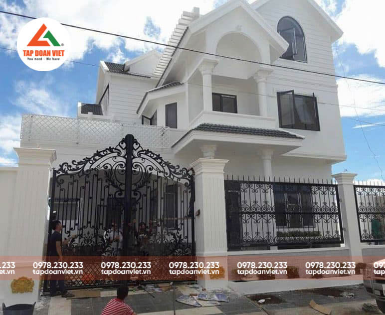 Cổng sắt 2 cánh đẹp, sang trọng - Tập Đoàn Việt Cổng sắt 2 cánh đẹp, sang trọng - Ảnh 3
