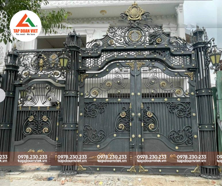 Cổng sắt 2 cánh biệt thự đơn giản, trang nhã - Tập Đoàn Việt Cổng sắt 2 cánh biệt thự đơn giản, trang nhã