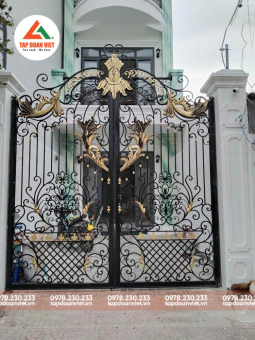Cổng sắt 2 cánh biệt thự đơn giản, trang nhã - Tập Đoàn Việt Cổng sắt 2 cánh biệt thự đơn giản, trang nhã - Ảnh 3