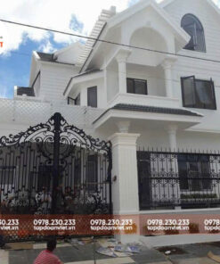 Cổng sắt 2 cánh biệt thự đơn giản, trang nhã - Tập Đoàn Việt cong sat 2 canh biet thu 4