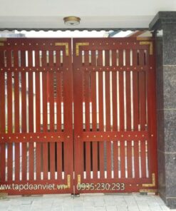Cổng sắt 2 cánh giả gỗ, mới lạ - Tập Đoàn Việt cong sat 2 canh gia go