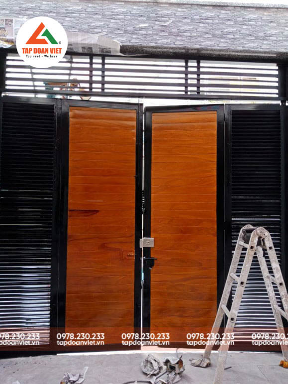 Cổng sắt giả gỗ đẹp, sang trọng - Tập Đoàn Việt Cổng sắt giả gỗ đẹp, sang trọng - Ảnh 4