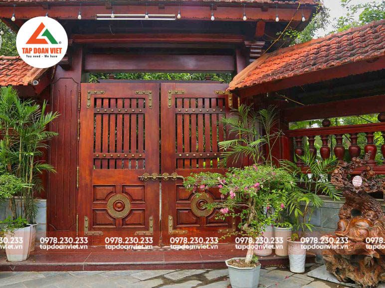 Cổng sắt giả gỗ đẹp, sang trọng - Tập Đoàn Việt Cổng sắt giả gỗ đẹp, sang trọng