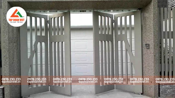 Cổng sắt lùa 4 cánh hiện đại, độc đáo - Tập Đoàn Việt Cổng sắt lùa 4 cánh hiện đại, độc đáo - Ảnh 2