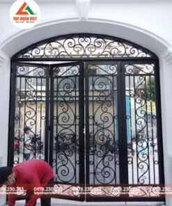 Cửa cổng sắt 4 cánh đẹp, tao nhã