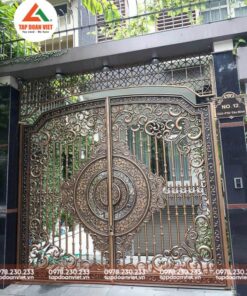 Cửa cổng sắt hộp kiểu dáng mới lạ, trang nhã - Tập Đoàn Việt cua cong sat hop 1