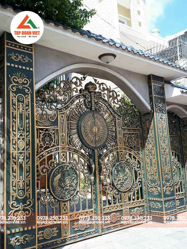 Cửa cổng sắt hộp kiểu dáng mới lạ, trang nhã - Tập Đoàn Việt Cửa cổng sắt hộp kiểu dáng mới lạ, trang nhã - Ảnh 3