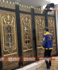 Cửa cổng sắt hộp 4 cánh đẹp, đẳng cấp - Tập Đoàn Việt cua cong sat hop 4 canh dep 2