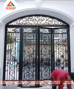 Cửa cổng sắt hộp 4 cánh đẹp, đẳng cấp - Tập Đoàn Việt cua cong sat hop 4 canh dep 5