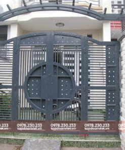 Cửa cổng sắt hộp đẹp hiện đại, ấn tượng - Tập Đoàn Việt cua cong sat hop dep 4