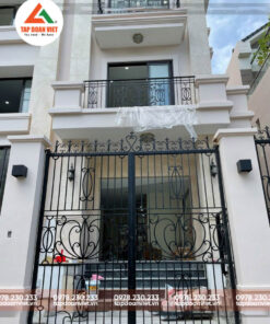 Cửa cổng sắt hộp đẹp hiện đại, ấn tượng - Tập Đoàn Việt cua cong sat hop dep 5