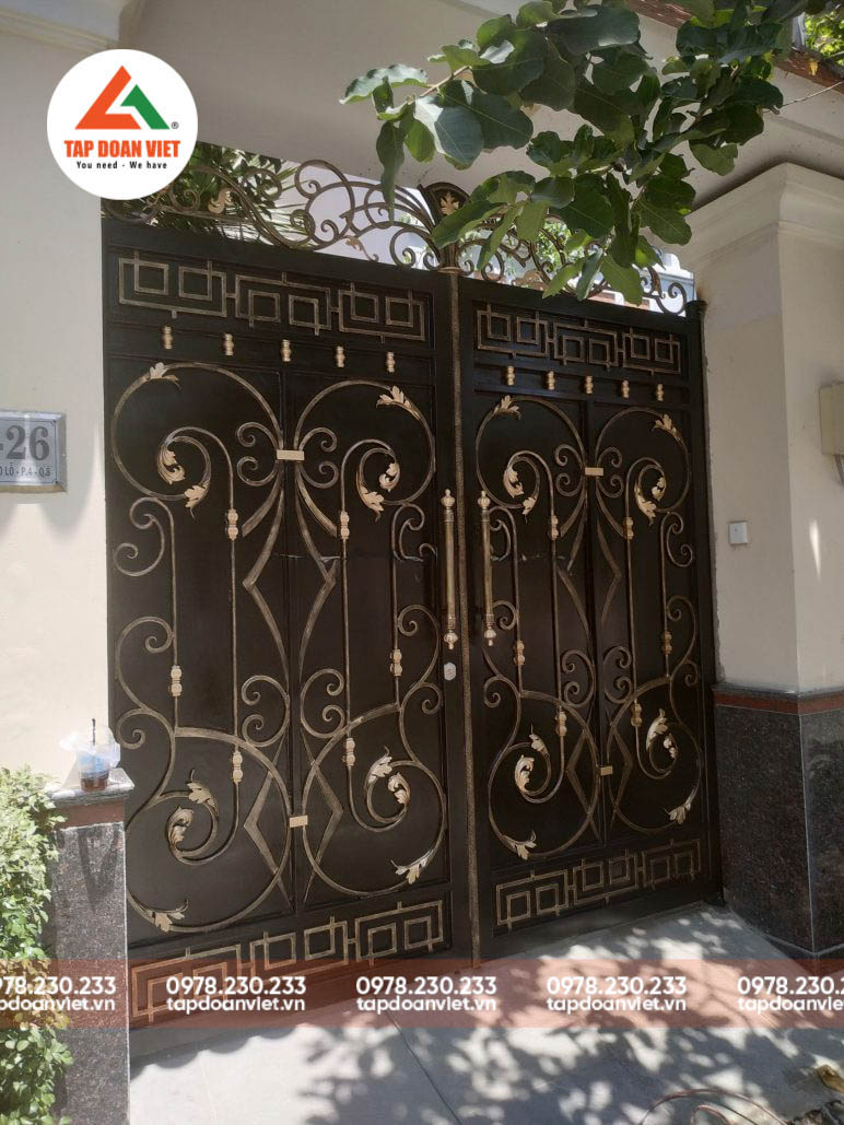 Cửa sắt tân cổ điển đẳng cấp - Tập Đoàn Việt Cửa sắt tân cổ điển đẳng cấp - Ảnh 6