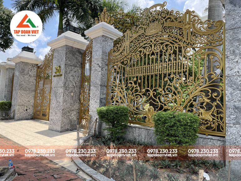 Cửa sắt tân cổ điển đẳng cấp - Tập Đoàn Việt Cửa sắt tân cổ điển đẳng cấp - Ảnh 2