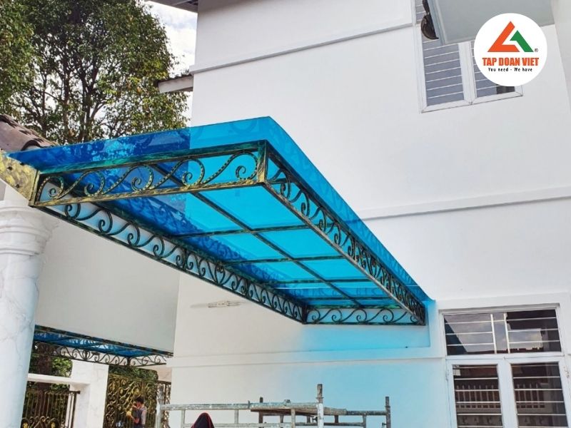 Mẫu mái kính sắt nghệ thuật giá tốt, thi công trọn gói - Tập Đoàn Việt Mẫu mái kính sắt nghệ thuật giá tốt, thi công trọn gói - Ảnh 3