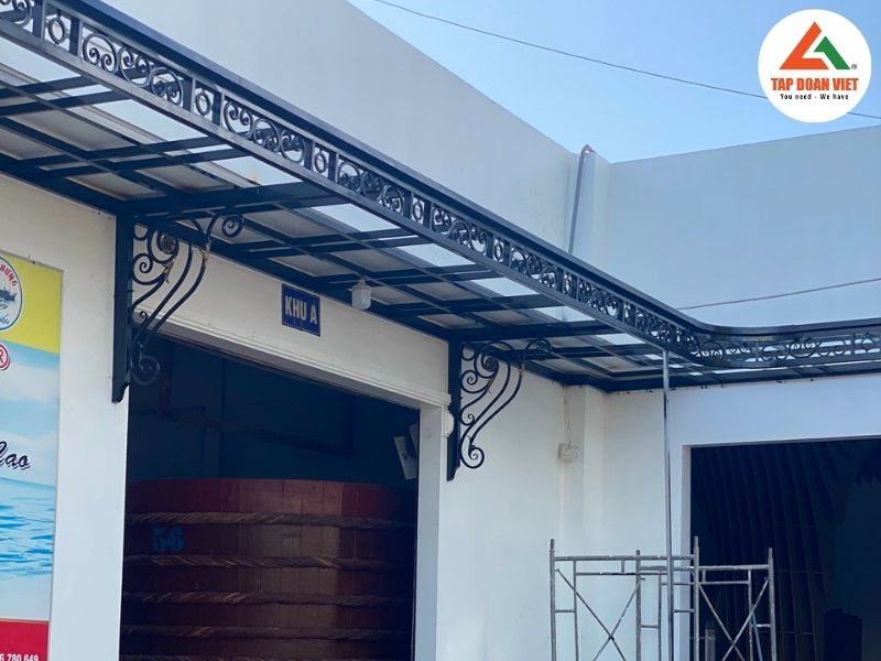 Mẫu mái kính sắt nghệ thuật giá tốt, thi công trọn gói - Tập Đoàn Việt Mẫu mái kính sắt nghệ thuật giá tốt, thi công trọn gói - Ảnh 2