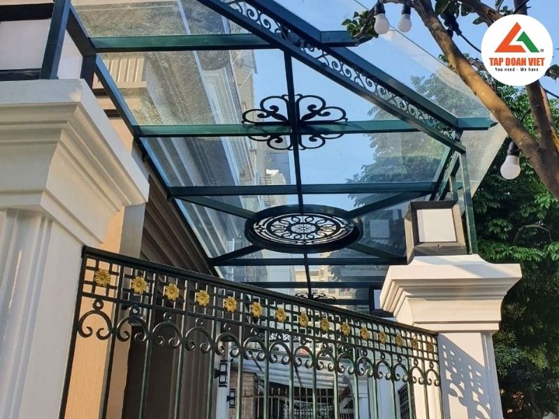 Mái kính tân cổ điển – thi công chuyên nghiệp, giá cả cạnh tranh - Tập Đoàn Việt Mai Kinh Tan Co Dien Don Vi Thi Cong