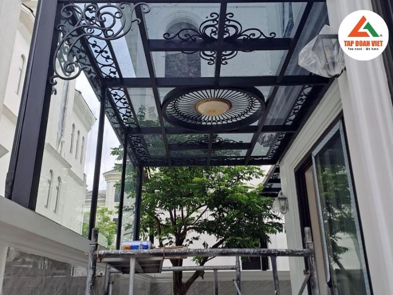 Mái kính tân cổ điển – thi công chuyên nghiệp, giá cả cạnh tranh - Tập Đoàn Việt Mai Kinh Tan Co Dien Uu Diem