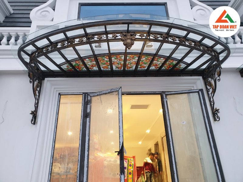 Đơn vị thi công mẫu mái kính đẹp, chất lượng - Tập Đoàn Việt Mau Mai Kinh Dep Cau Tao